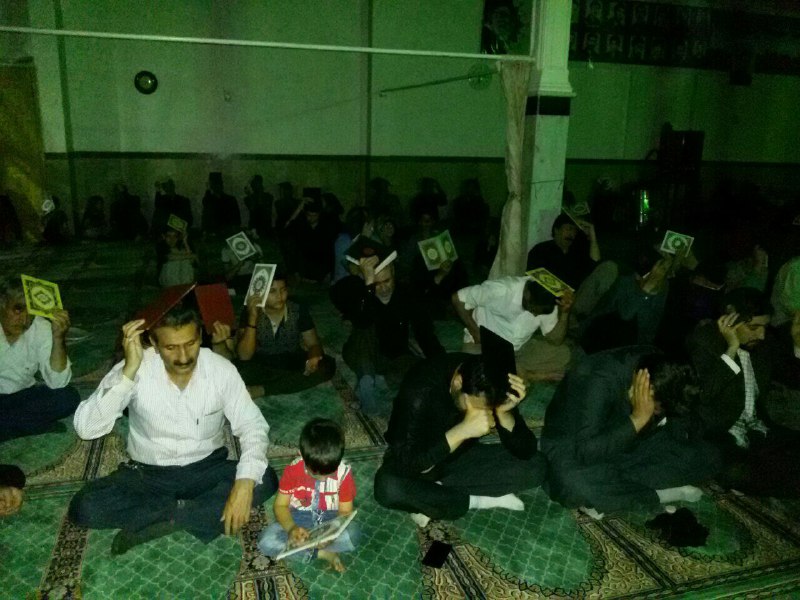 نوای «الغوث الغوث» مومنان روزه‌دار در هرسین طنین انداز شد+فیلم و تصویر