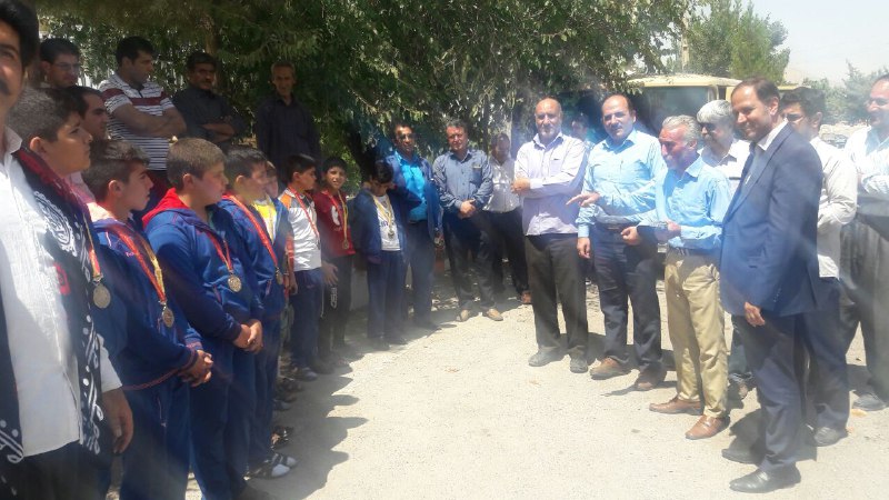 استقبال فرماندار هرسین از تیم قهرمان کشور استقبال فرماندار هرسین از تیم قهرمان کشور