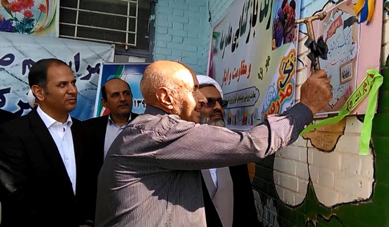 زنگ ایثار و مقاومت و بازگشایی مدارس در مدارس هرسین نواخته شد