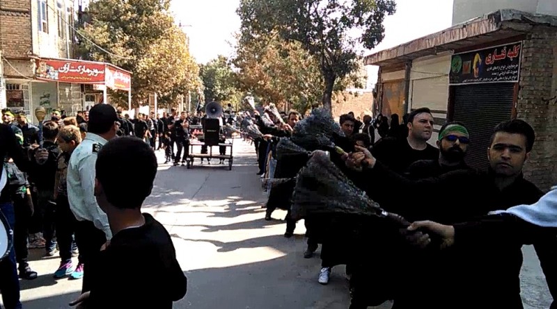 شور و شکوه عزاداری حسینی در روز عاشورا/هرسین در سوگ حضرت اباعبدالله الحسین (ع)و یاران باوفایش غرق در ماتم و عزا بود