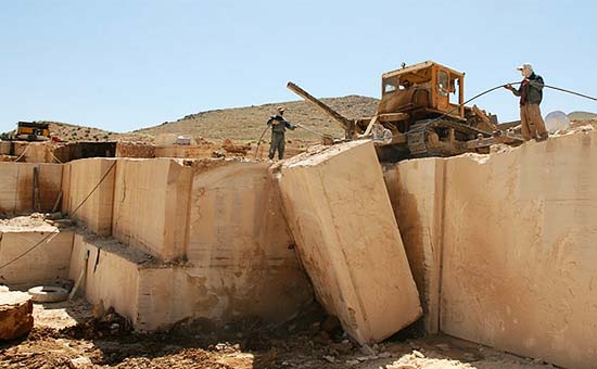 تاراج منابع طبیعی هرسین و چشمان نظاره گر مسئولین!!! تاراج منابع طبیعی هرسین و چشمان نظاره گر مسئولین!!!