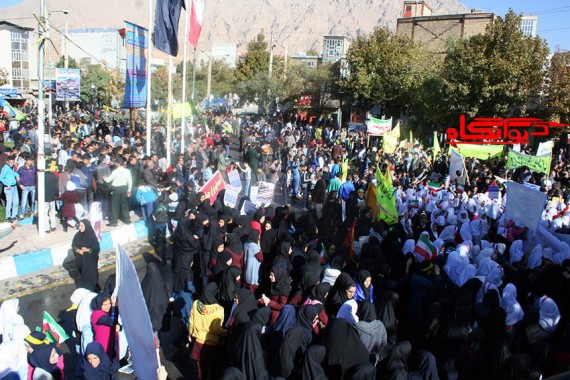 تصاویر آرشیوی/ مراسم روز سیزده آبان در هرسین