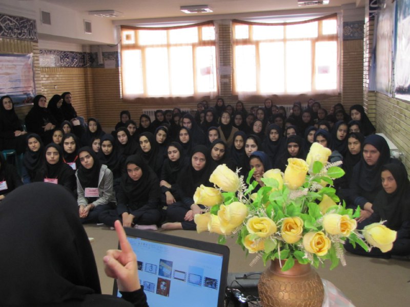 برگزاری همایش نهضت ما زنده ایم در بیستون