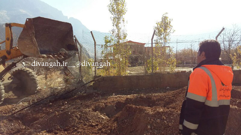 تخریب ساخت و سازها و باغات غیر مجاز در حریم راه های شهرستان هرسین