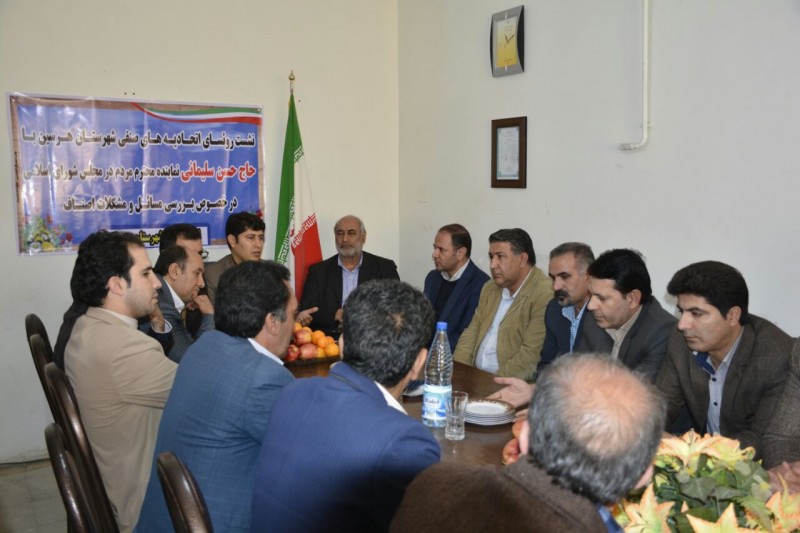 سلیمانی: کسبه هرسین دچار افسردگی مالی شده اند/ شاه آبادی : اقداماتی در جهت جذب سرمایه گذار و رونق کسب و کار در هرسین در جریان است