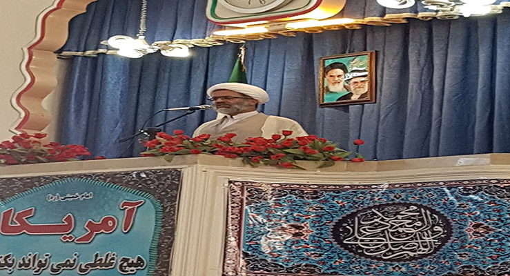 مسئولین عظمت حضور مردم را فراموش نکنند/ هر وقت در کشور ما اتفاقی می افتد دشمن طمع می کند