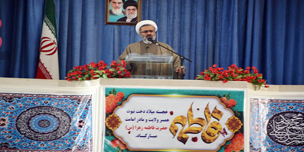 همه باید کمک کنند تا خانواده ای فقیر در ایام نوروز نداشته باشیم 