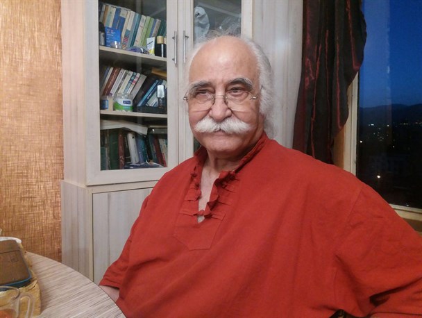 برخی بازیگران نان به نرخ روز خور هستند/ هنرمند یعنی تنقید دولت نه تعریف از آن/ 10 بار وقت ملاقات از وزیر ارشاد خواستم، وقت ندادند/ مافیای سینما همان دولت است