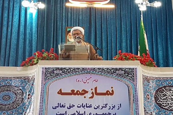 حضور 70درصدی جوانان و نوجوان در مراسم اعتکاف امسال در هرسین/ در موضوع هسته ای دولت باید حواسش جمع باشد که فریب دشمن را نخورد