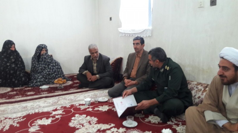 دیدار با خانواده شهدای فرهنگی در هرسین