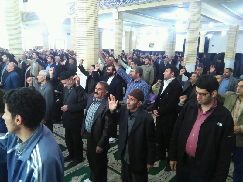 سر دادن شعار های  ضد آمریکایی مردم هرسین در نماز جمعه این هفته + عکس و فیلم