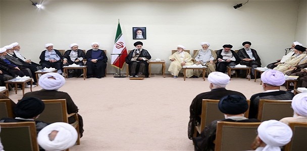 دعوا و ایجاد تشکیلات موازی با دولت اصلاح کار نیست/کار جهادی توسط خودِ مسئولین انجام گیرد