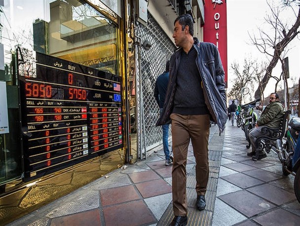 بازگشت دلال ها به میدان فردوسی/ چرا دلار فروشان هر بار دستگیر و دوباره آزاد می‌شوند؟