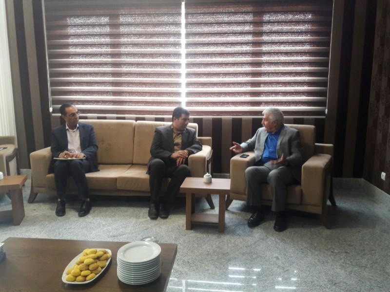 جلسه مدیر آموزش فنی و حرفه ای استان با مدیر عامل جهان فولاد غرب