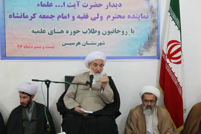 انسان با پست و مقام و اموال دنیایی در قیامت محشور نخواهد شد