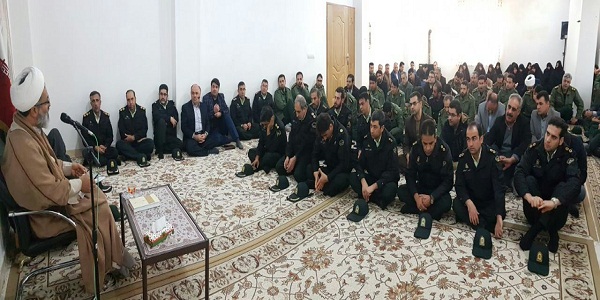 دیدار مسئولین با امام جمعه هرسین+تصویر