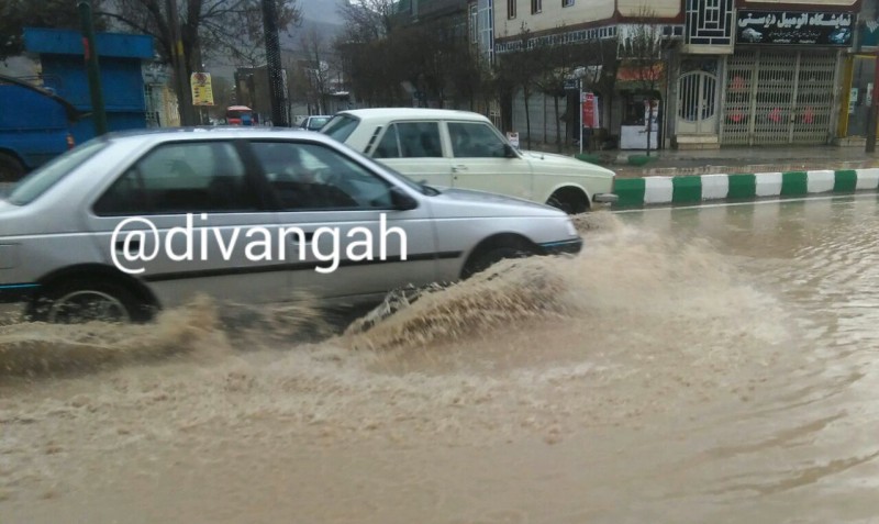 تصاویری از آبگرفتگی معابر در مسیرهای اصلی شهر هرسین+عکس و فیلم