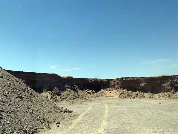 سرقت میلیاردی خاک در تالاب هامون/ باز هم رد پای مافیای قدرتمند در میان است؟!