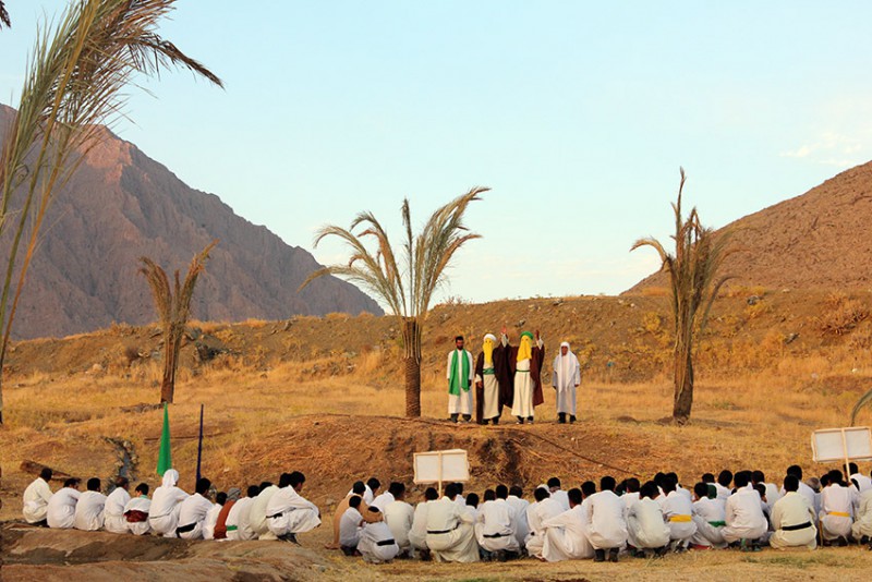 مراسم بازسازی واقعه غدیرخم در هرسین برگزار شد+ تصاویر