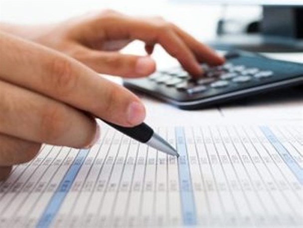 صادرات بنزین مازاد، درآمدهای کشور را افزایش می‌دهد/ امتیازات خاص برای مدیران باید حذف شود/ با احیای درآمدهای مالیاتی نیازی به فروش حتی یک قطره نفت هم نیست