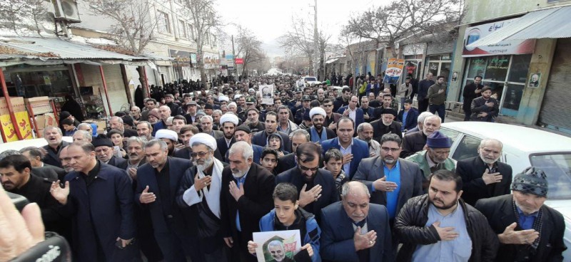 راهپیمایی و عزاداری مردم هرسین در پی شهادت سردار سلیمانی/ عکس و فیلم