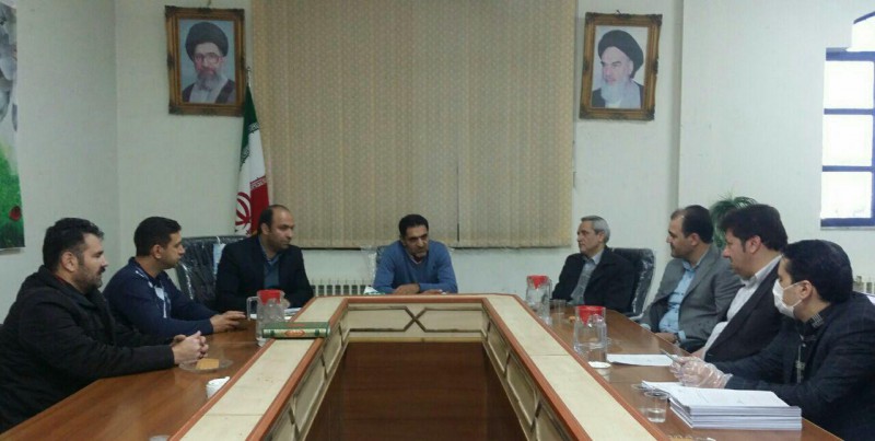 رستمی: متصدیان خبازی ها باید حتما از دستکش ، ماسک و مواد ضد عفونی کننده استفاده کنند