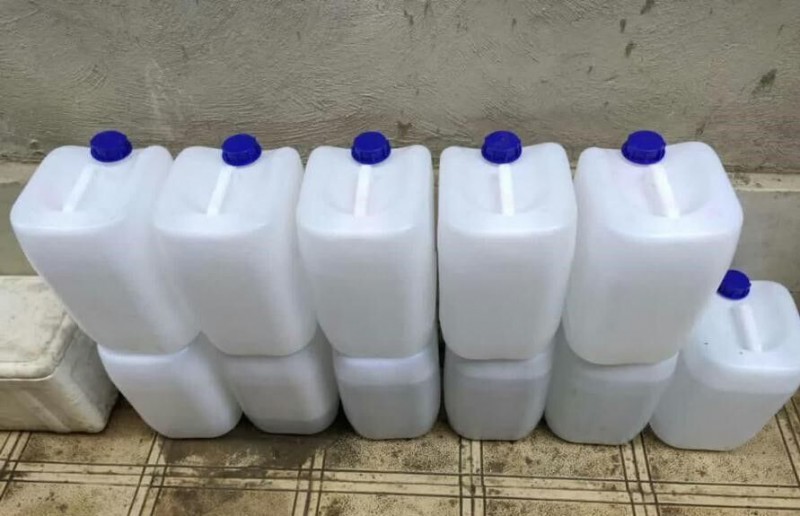 ۲ هزار لیتر مواد ضدعفونی قاچاق در هرسین کشف شد ۲ هزار لیتر مواد ضدعفونی قاچاق در هرسین کشف شد