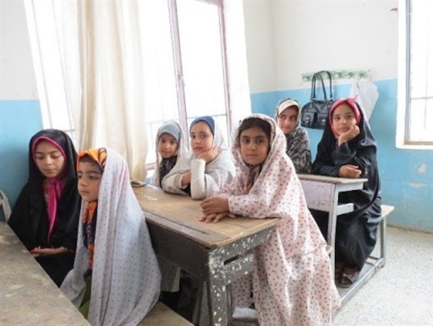 هیچ؛ سهم دانش آموزان روستایی از آموزش مجازی/ اپلیکیشن «شاد» فاصله‌های طبقاتی را نمایان‌تر کرد!