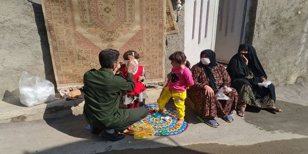 توزیع  1500عدد ماسک در محله مهدیه توسط قرارگاه جواد الائمه (ع) هرسین