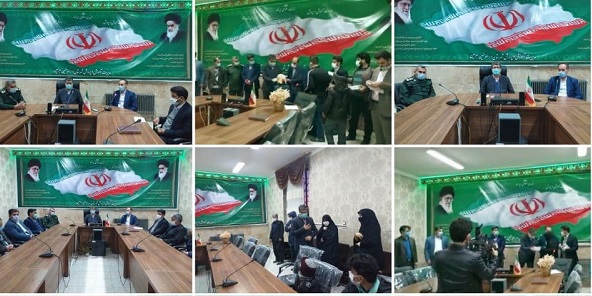 دیدار دکتر علی رضایی  با تعدادی از دانش آموزان و اولیای آنها/ اهداء تبلت به تعدادی از دانش آموزان نیازمند