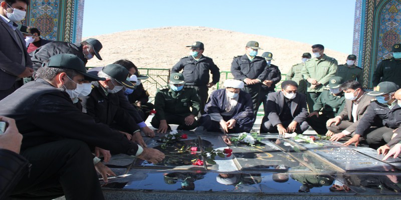 مزار شهدای گمنام هرسین گلباران  شد