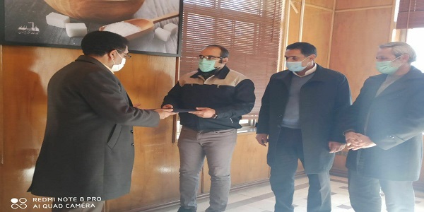 تقدیر فرماندار شهرستان هرسین از مدیرعامل شرکت قند بیستون  تقدیر فرماندار شهرستان هرسین از مدیرعامل شرکت قند بیستون