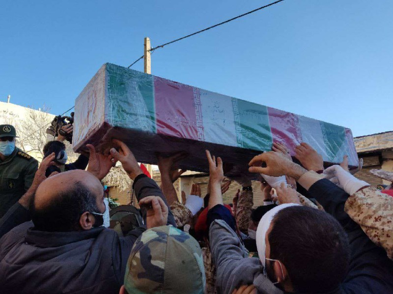 تشیع باشکوه  پیکر شهید گمنام دوران دفاع مقدس بر دستان مردم دارالمومنین هرسین تشیع باشکوه  پیکر شهید گمنام دوران دفاع مقدس بر دستان مردم دارالمومنین هرسین