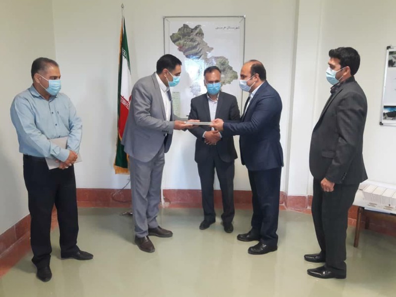 مراسم تکریم و معارفه رئیس اداره صمت شهرستان هرسین برگزار شد مراسم تکریم و معارفه رئیس اداره صمت شهرستان هرسین برگزار شد