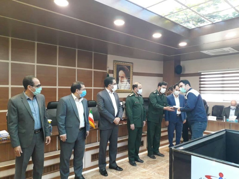 کنجوریان: کارگران از عناصر و ارکان مهم توسعه و شکوفایی کشور هستند/ سرهنگ کرمی : راه شکست تحریم ها بازگشت به اقتصاد مقاومتی است کنجوریان: کارگران از عناصر و ارکان مهم توسعه و شکوفایی کشور هستند/ سرهنگ کرمی : راه شکست تحریم ها بازگشت به اقتصاد مقاومتی است