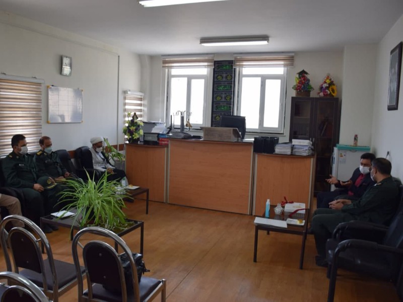 دیدار فرمانده و کارکنان سپاه ناحیه هرسین با رئیس دادگستری بیستون دیدار فرمانده و کارکنان سپاه ناحیه هرسین با رئیس دادگستری بیستون