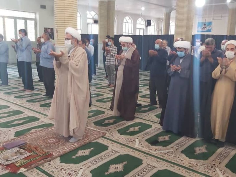باید دعا کنیم برای همه کسانی که پاسدار نظام اسلامی هستند باید دعا کنیم برای همه کسانی که پاسدار نظام اسلامی هستند