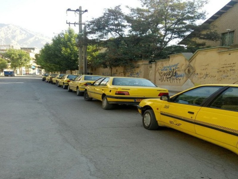 آغاز تزریق واکسن کرونا به رانندگان تاکسی در هرسین آغاز تزریق واکسن کرونا به رانندگان تاکسی در هرسین