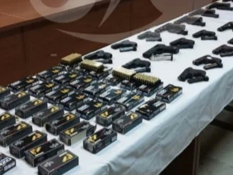 کشف و ضبط ۶۰ قبضه سلاح کمری در جوانرود +فیلم