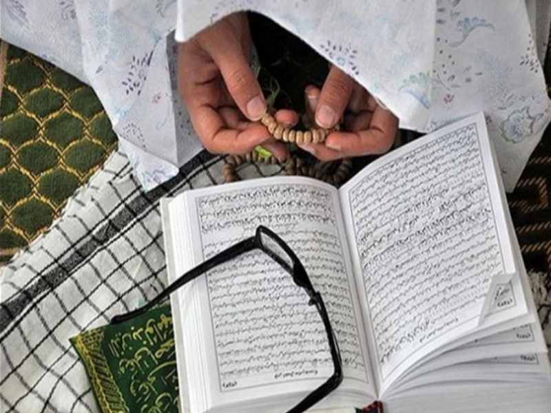 مراسم معنوی اعتکاف در هرسین برگزار می شود مراسم معنوی اعتکاف در هرسین برگزار می شود