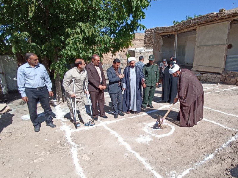 مراسم کلنگ زنی احداث ۶واحد مسکونی مددجویان کمیته امداد در هرسین