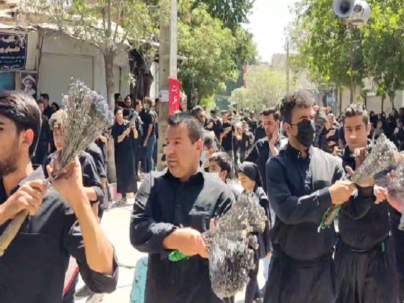 هرسین درعاشورای حسینی غرق در ماتم و عزا بود هرسین درعاشورای حسینی غرق در ماتم و عزا بود