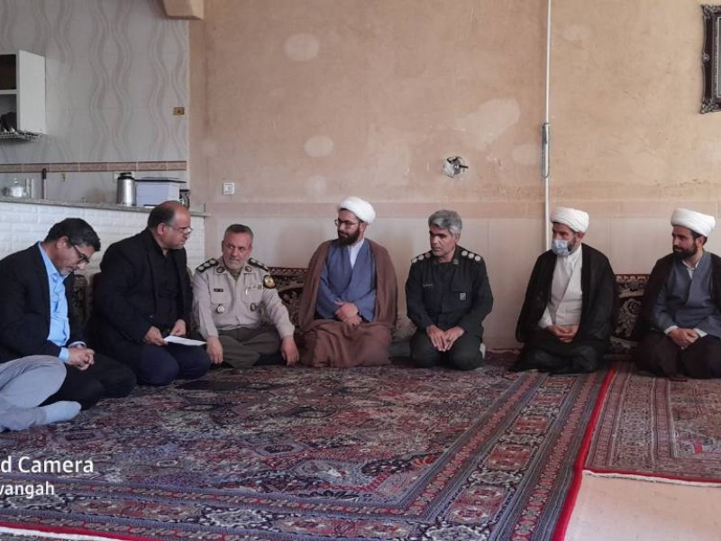 دیدار با خانواده معظم شهدای عملیات مرصاد در شهرستان هرسین دیدار با خانواده معظم شهدای عملیات مرصاد در شهرستان هرسین