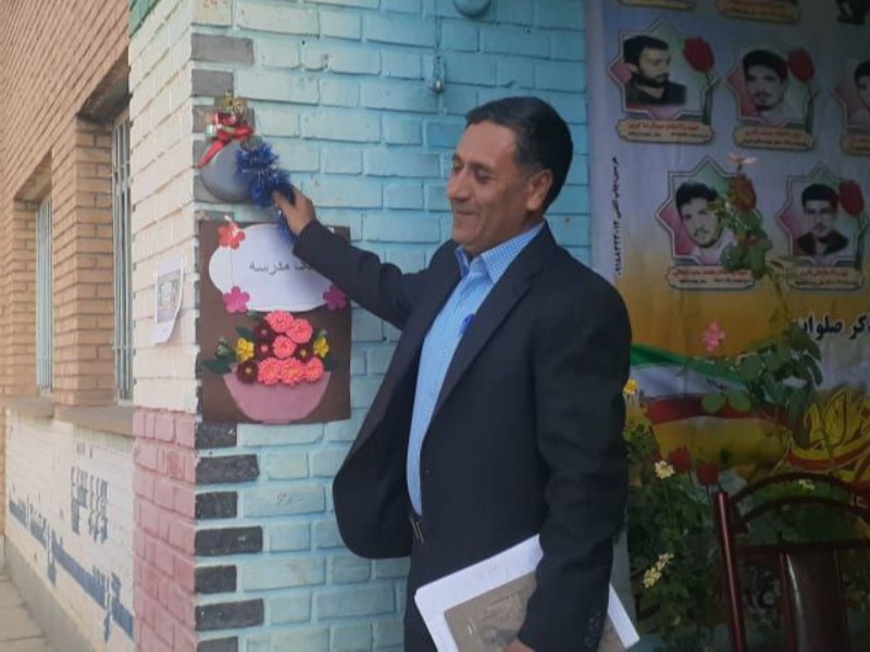 نواخته شدن زنگ غنچه ها(جشن غنچه ها)دردبستان امام حسین شهرستان هرسین.