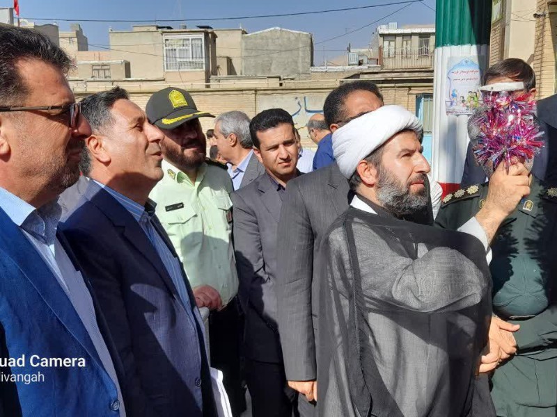 زنگ ایثار و مقاومت و بازگشایی مدارس در هرسین نواخته شد زنگ ایثار و مقاومت و بازگشایی مدارس در هرسین نواخته شد