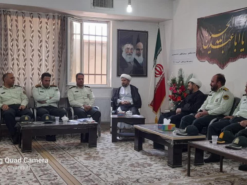 حجت الاسلام رضایی: ما به نمایندگی از مردم بر بازوان شما بوسه میزنیم/ هتک حرمت به مظهر امنیت برای مردم قابل تحمل نیست حجت الاسلام رضایی: ما به نمایندگی از مردم بر بازوان شما بوسه میزنیم/ هتک حرمت به مظهر امنیت برای مردم قابل تحمل نیست