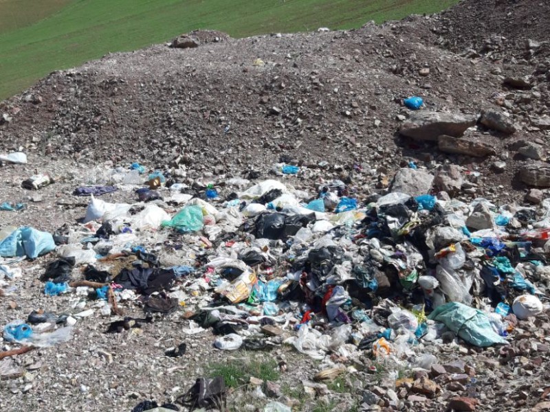 جمع آوری زباله محدوده روستای سرخوند هرسین/ پیگر پوشش شبکه اینترنت در روستاهای باقی مانده هستیم