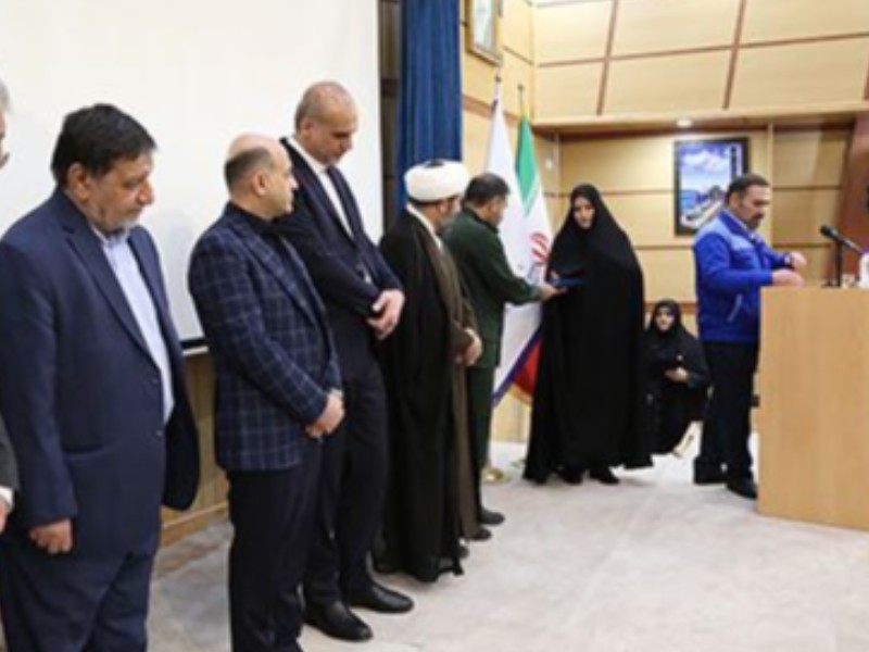 تجلیل از مادران مکرم شهدا در هرسین تجلیل از مادران مکرم شهدا در هرسین