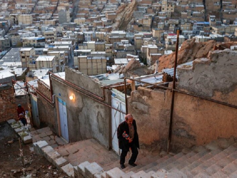 تشکیل 30پرونده جهت سند دار شدن ساخت و سازهای سکونت های غیر رسمی در هرسین تشکیل 30پرونده جهت سند دار شدن ساخت و سازهای سکونت های غیر رسمی در هرسین