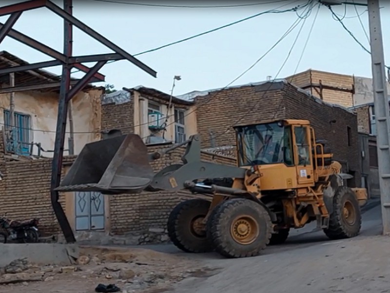 مقابله با ساخت و ساز غیر مجاز وبدون پروانه ساخت در هرسین+فیلم